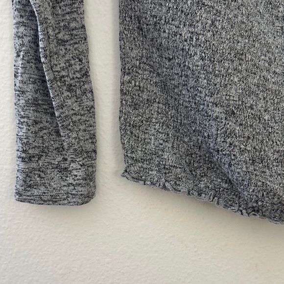 Hollister Gray Knit Top - Picture 2 of 4